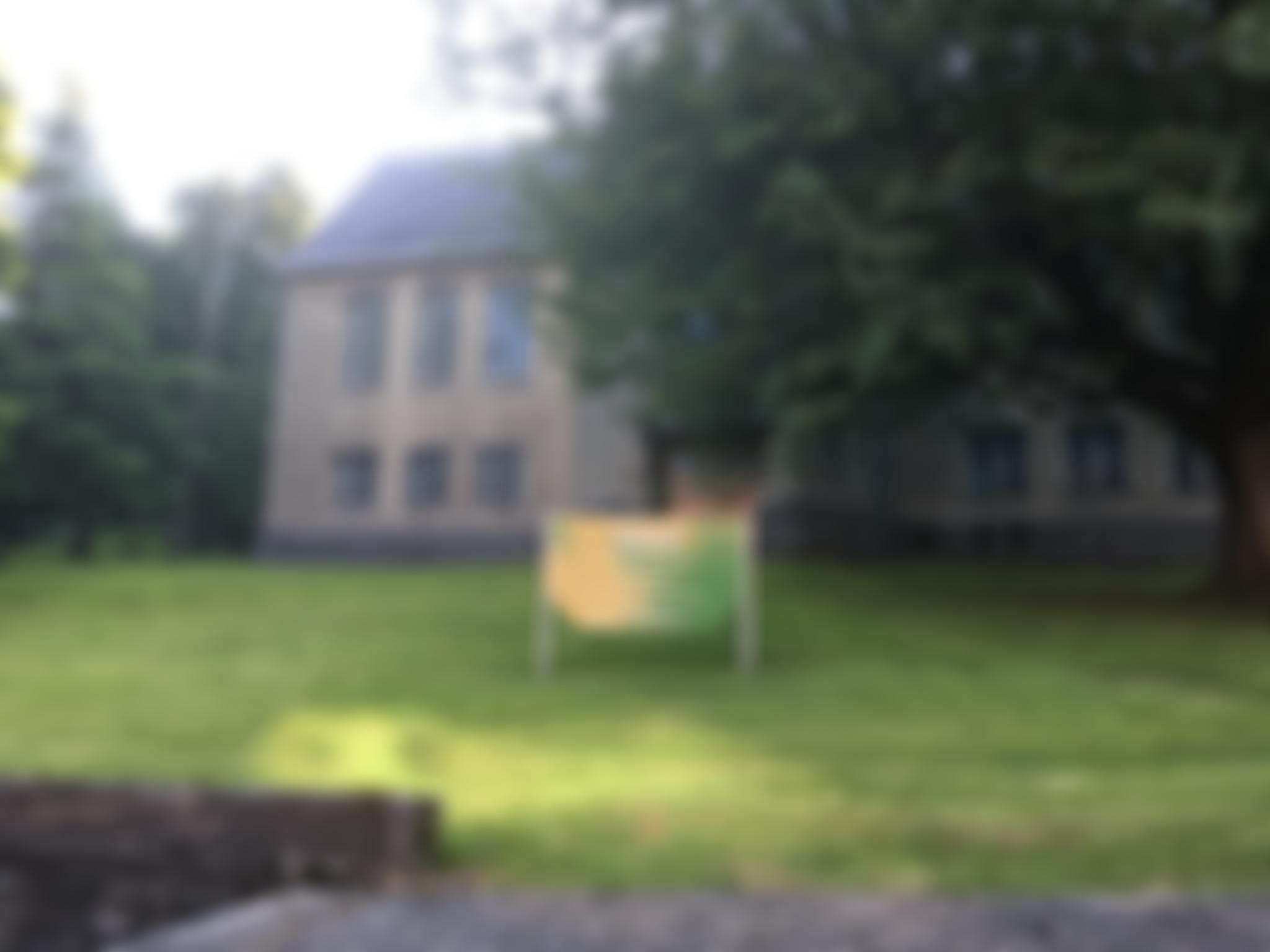 Eglwys Gydenwadol Emaus Bangor | Charici