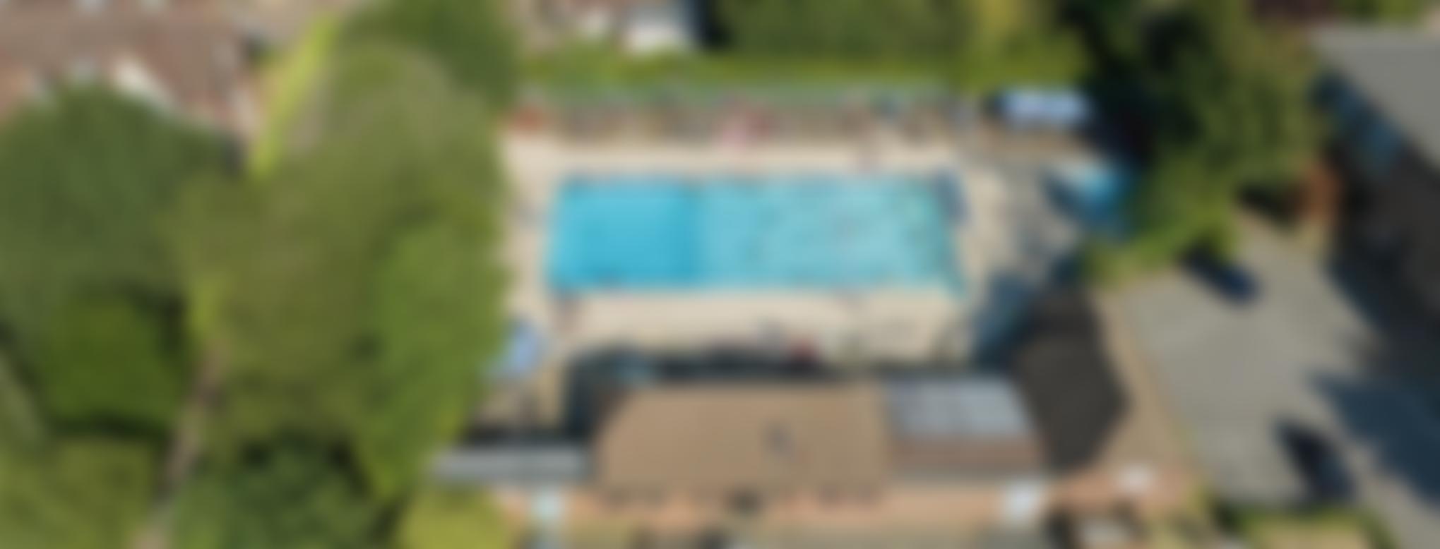 Petersfield Open Air Swimming Pool | Charici